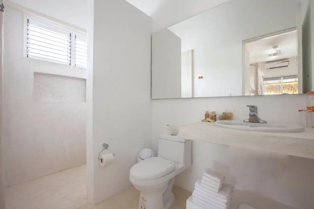 Hotel Casa De La Luz Tulum 2*,